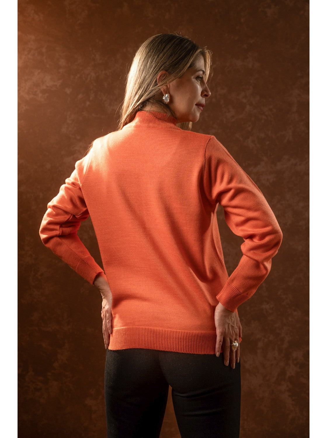 Buzo Tejido para Mujer. Almendra Naranja