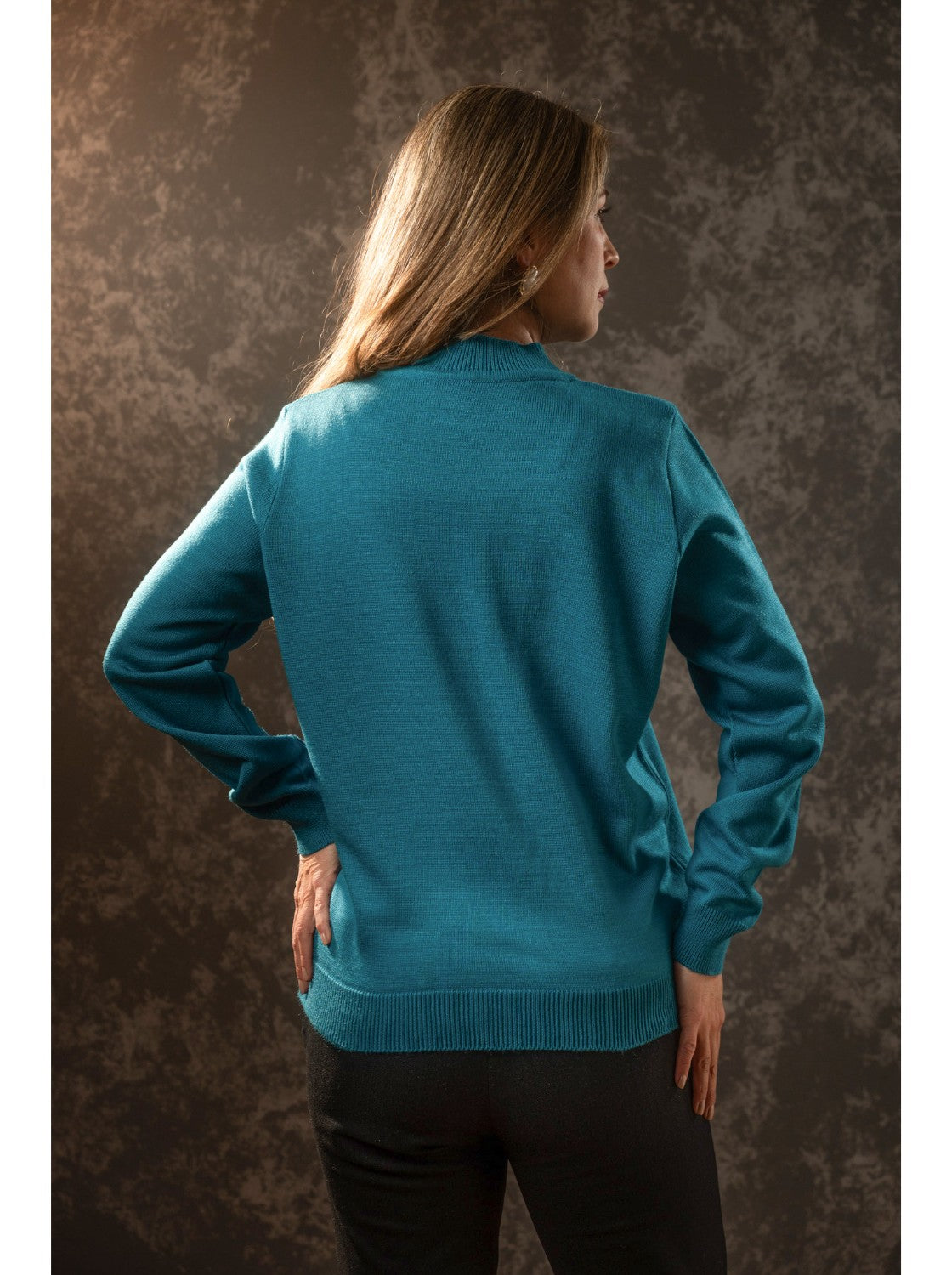 Buzo Tejido para Mujer. Almendra Petroleo