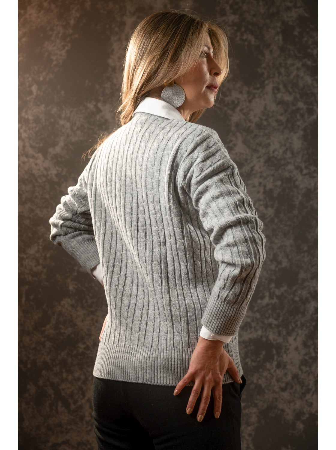 Buzo para Mujer diseño trenzado. Maria Paula Gris Claro