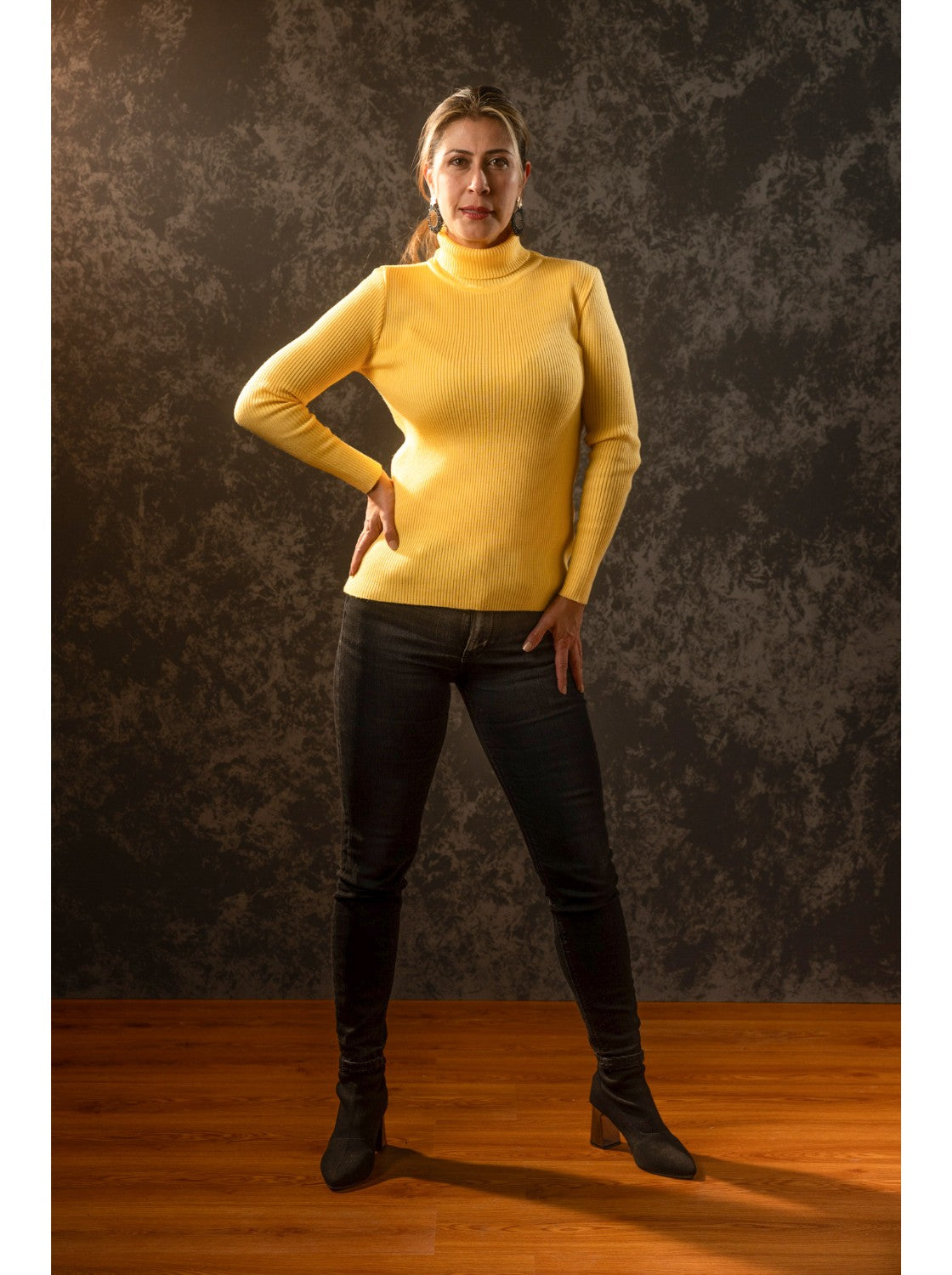 Buzo para mujer basico. Resortado Amarillo Mango