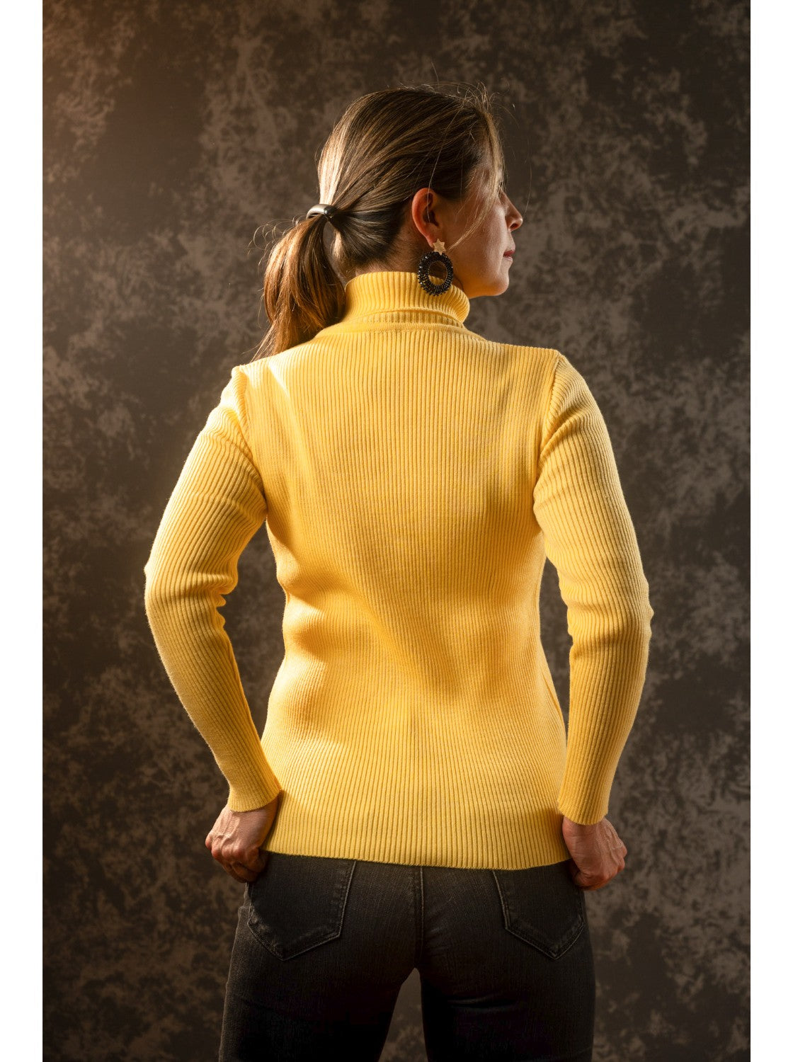 Buzo para mujer basico. Resortado Amarillo Mango