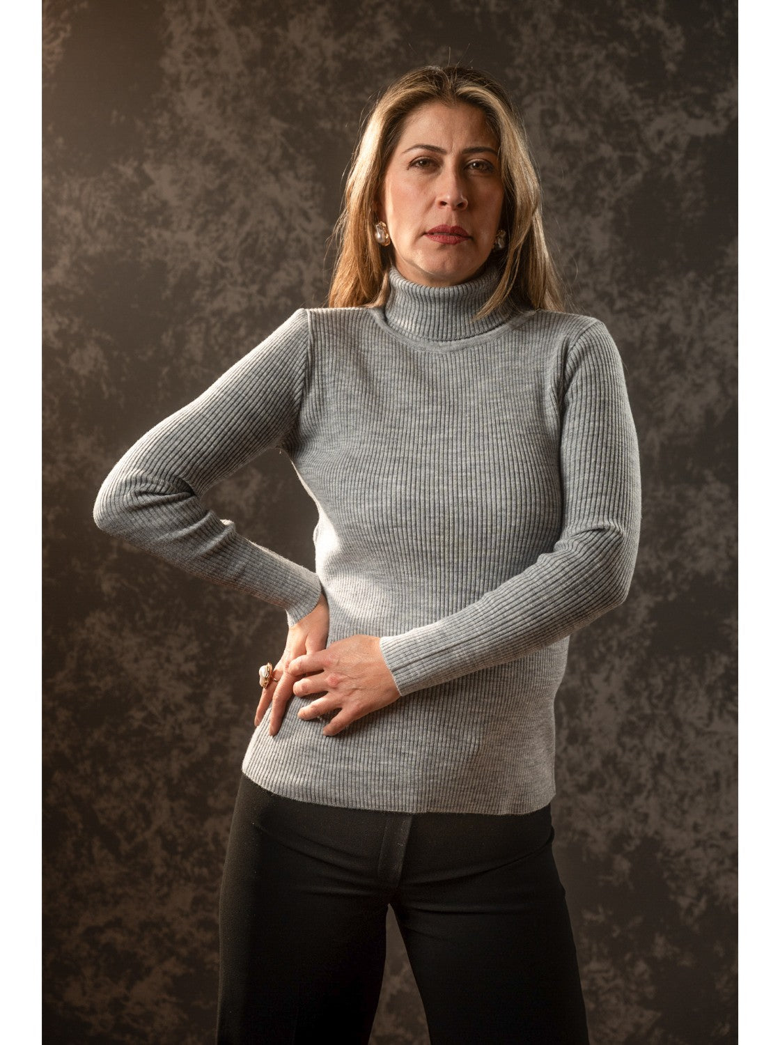 Buzo clasico para Mujer. Resortado Gris Claro