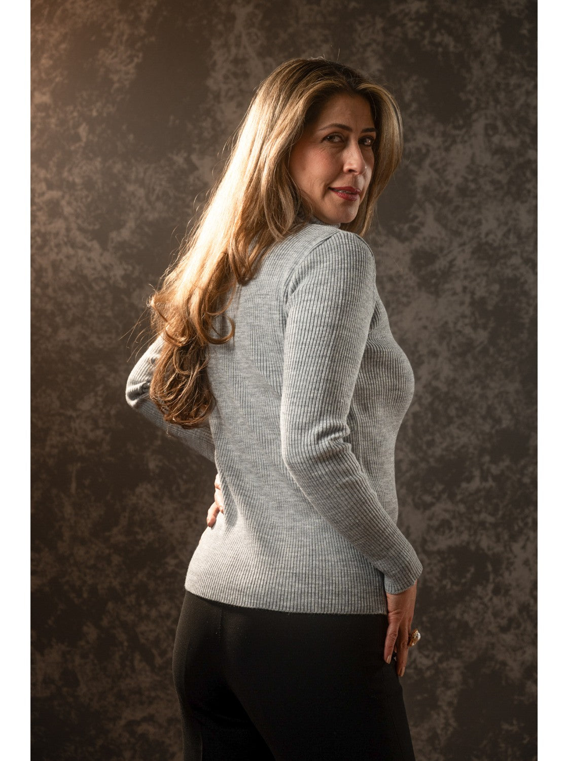 Buzo clasico para Mujer. Resortado Gris Claro