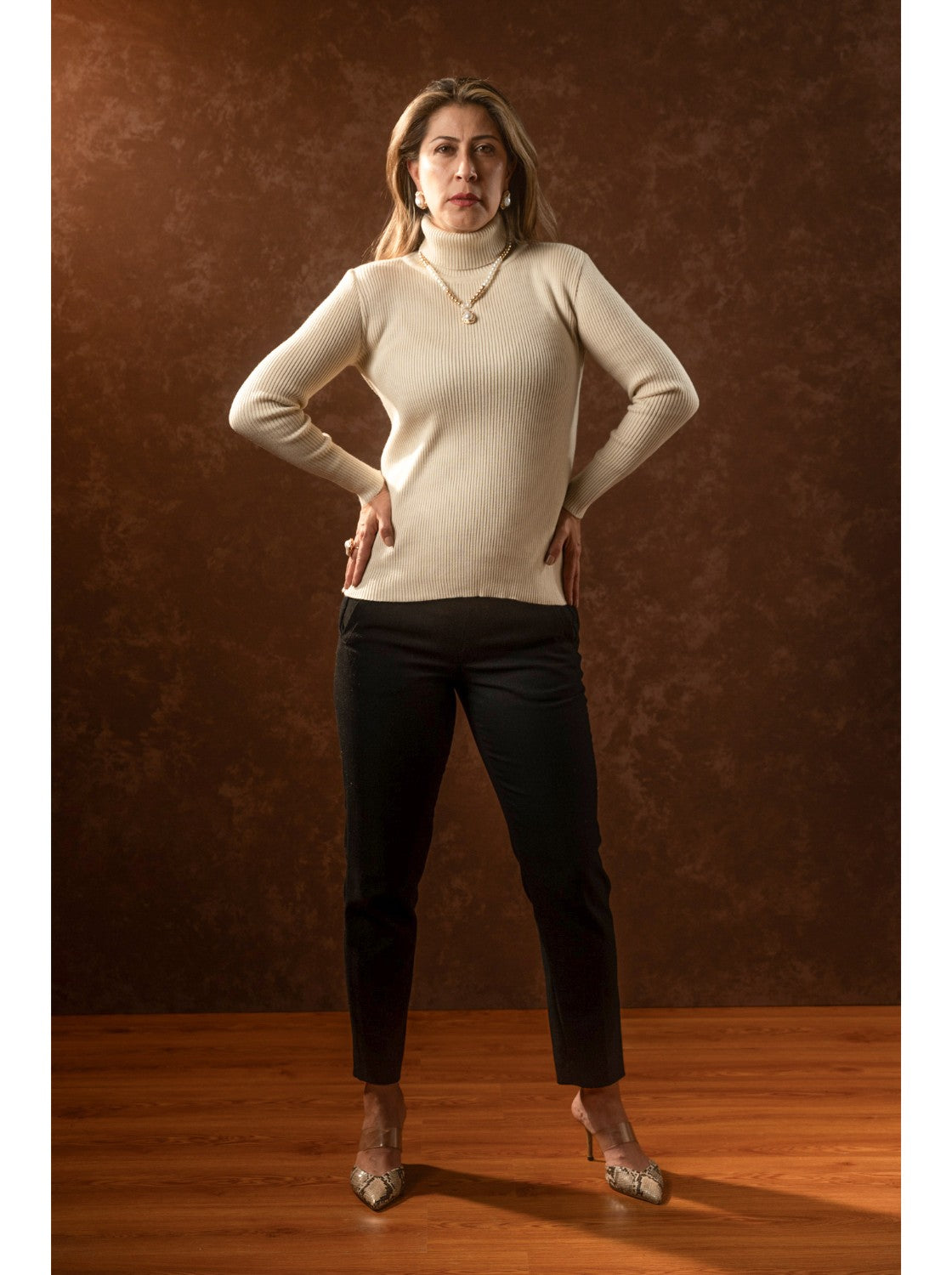 Buzo para Mujer. Resortado Habano