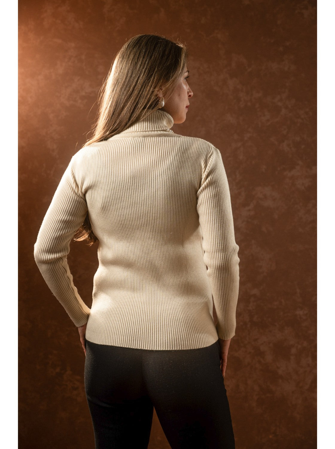 Buzo para Mujer. Resortado Habano