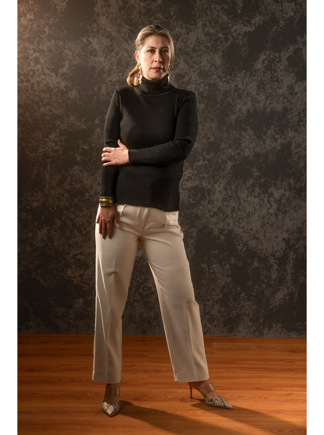 Buzo para Mujer Tejido. Resortado Negro