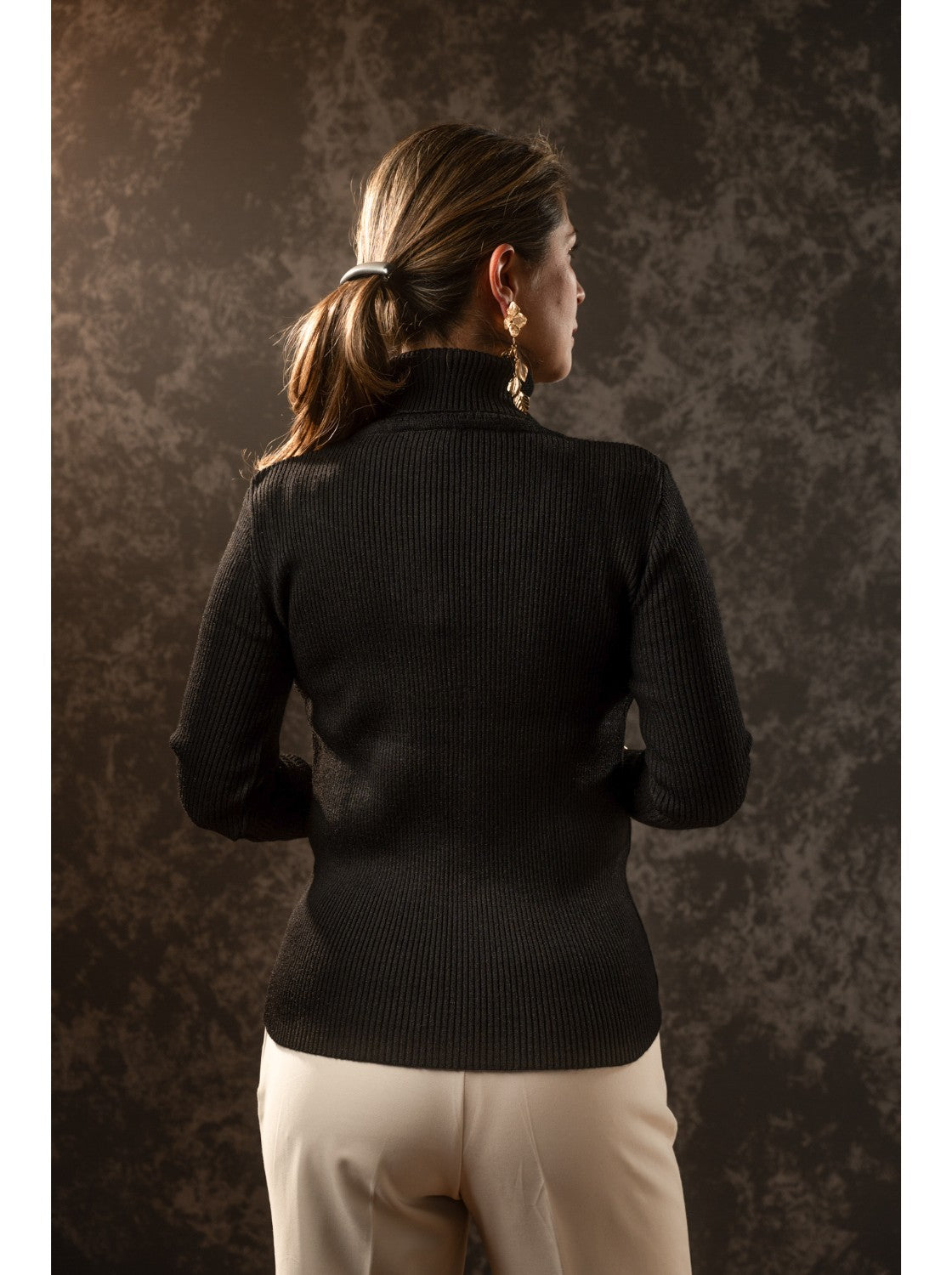 Buzo para Mujer Tejido. Resortado Negro