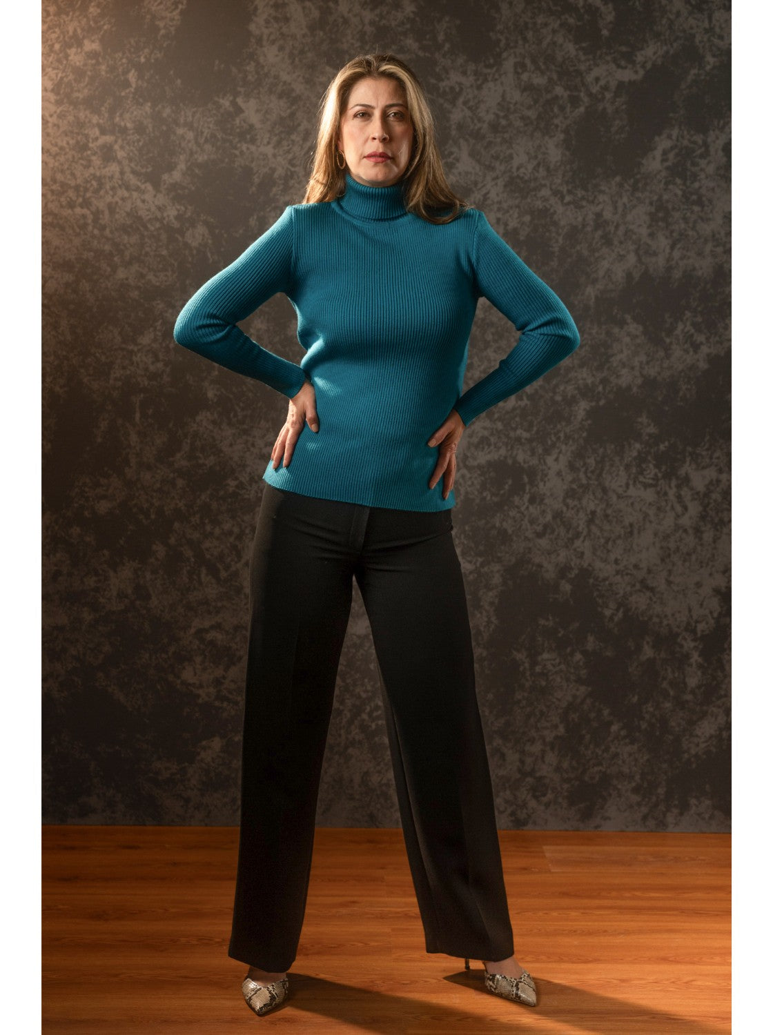 Buzo para mujer basico. Resortado Azul Petroleo