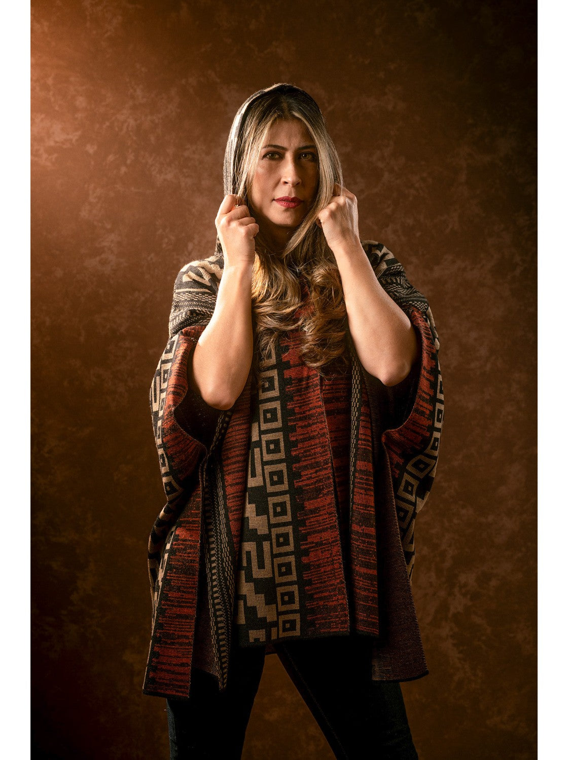 Ruana Moderna para mujer. Candela Terracota