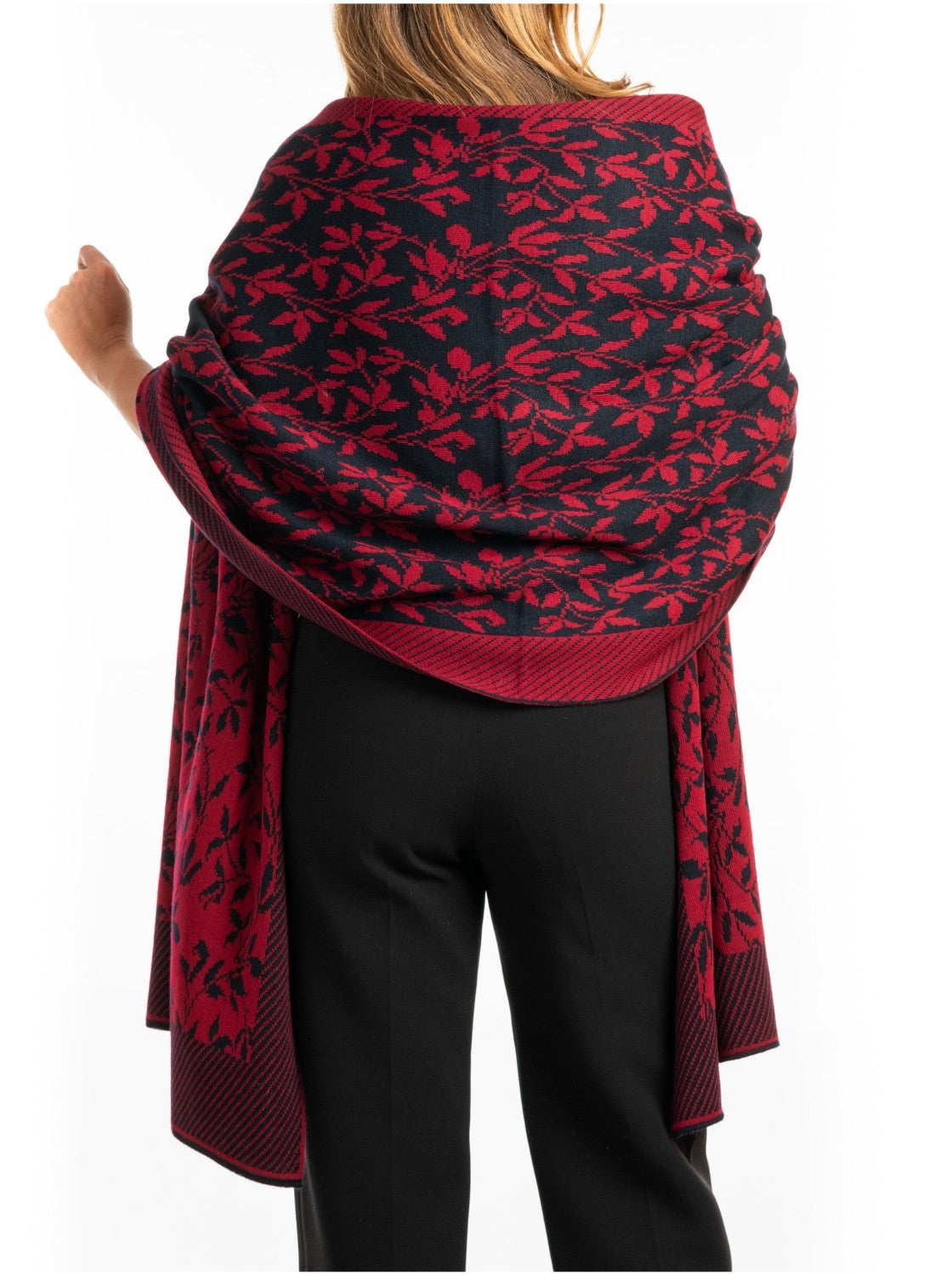 Chal tejido para mujer con diseño. Arelis Azul-Rojo