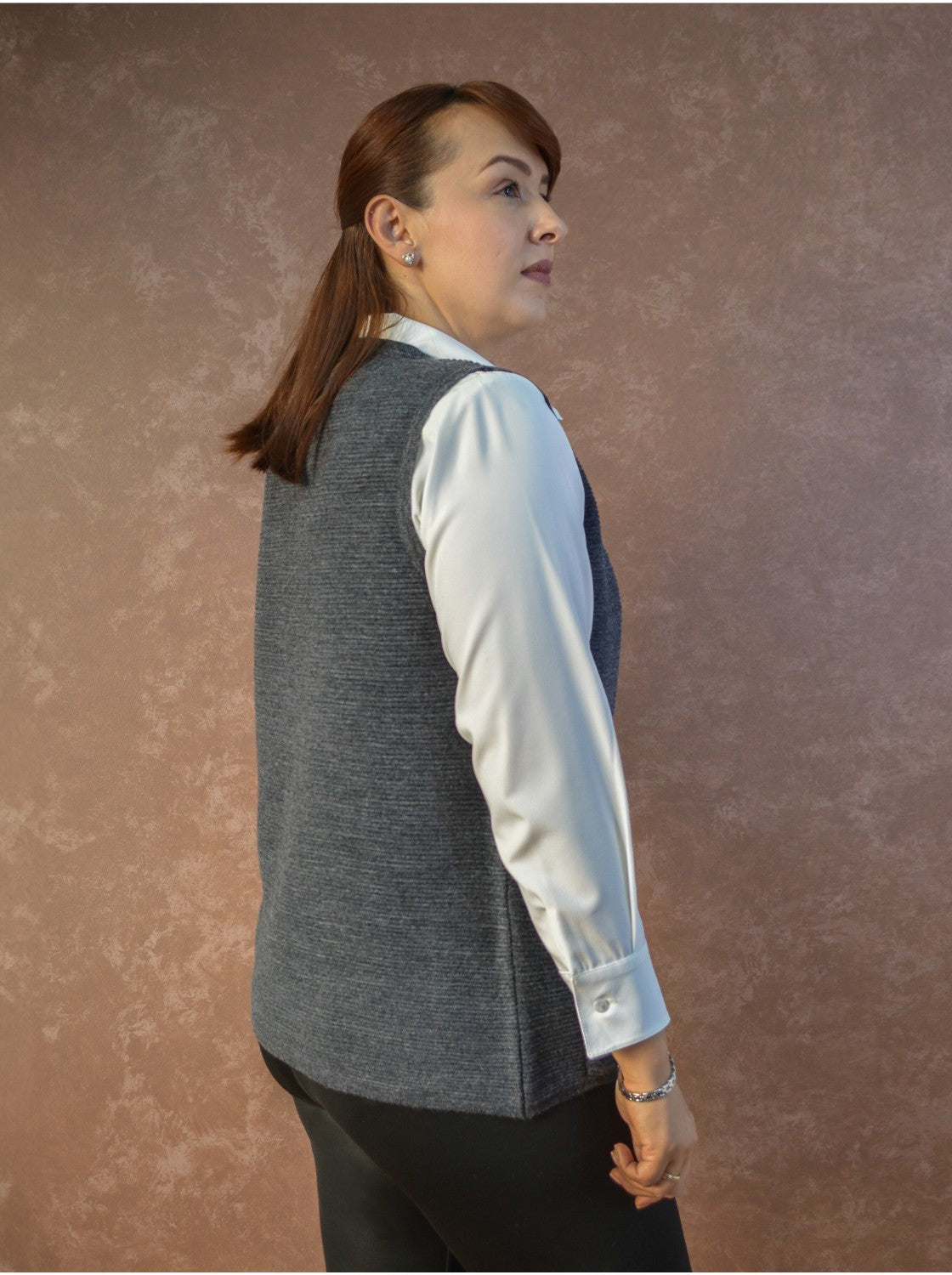 Chaleco para Mujer de lana. Carmelita Gris Oscuro