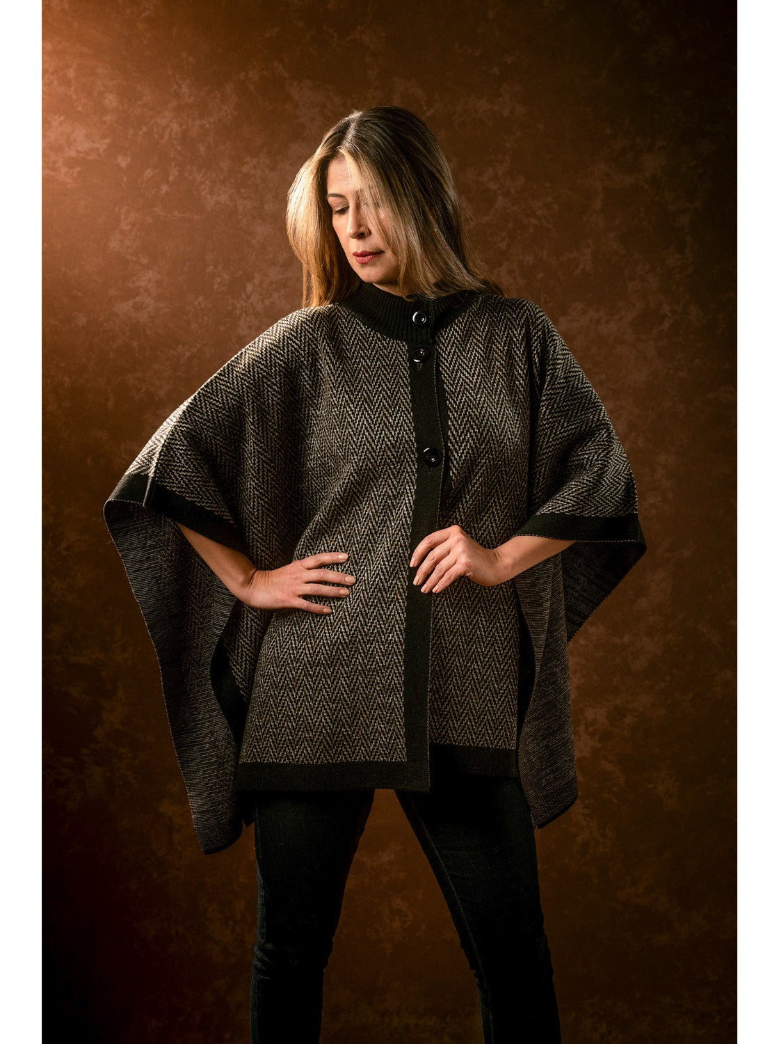 Ruana abierta para mujer. Mara Tigrillo