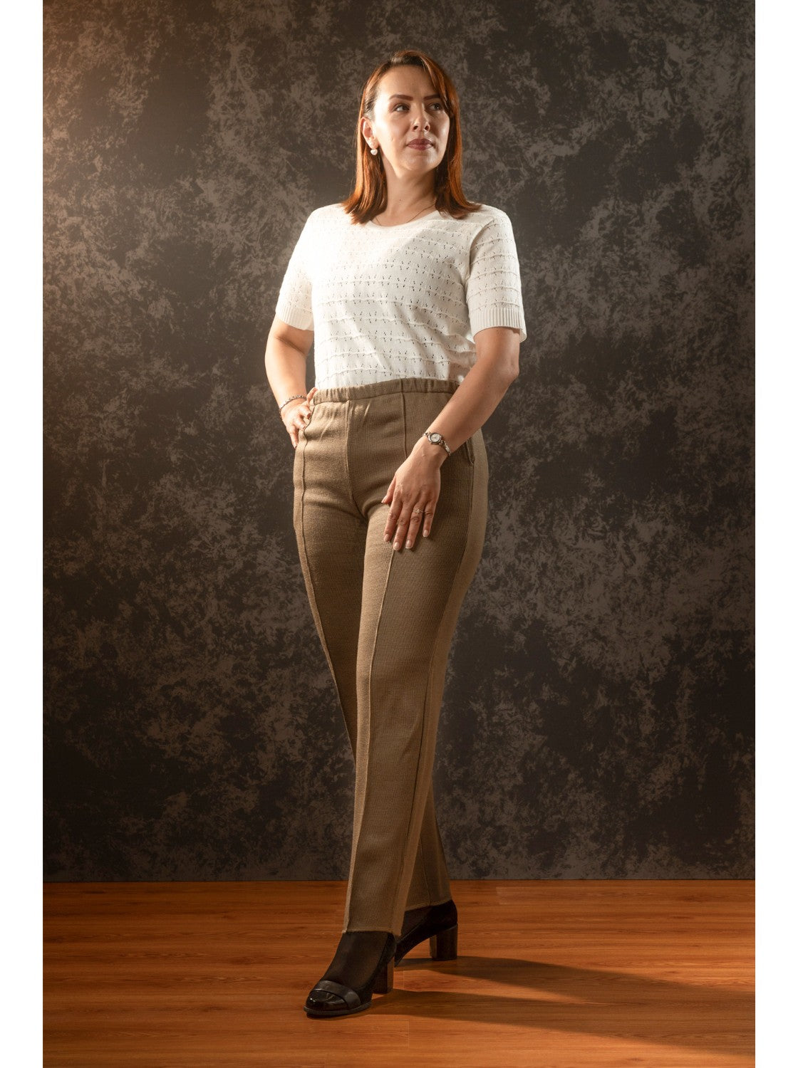 Pantalon para mujer Taupe. Casadiego