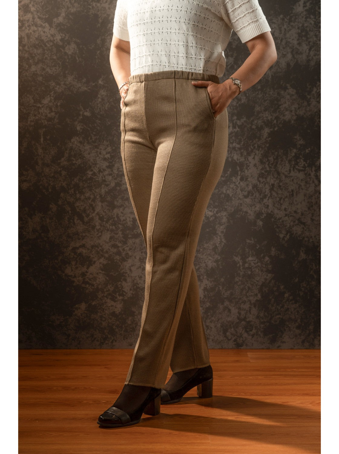 Pantalon para mujer Taupe. Casadiego