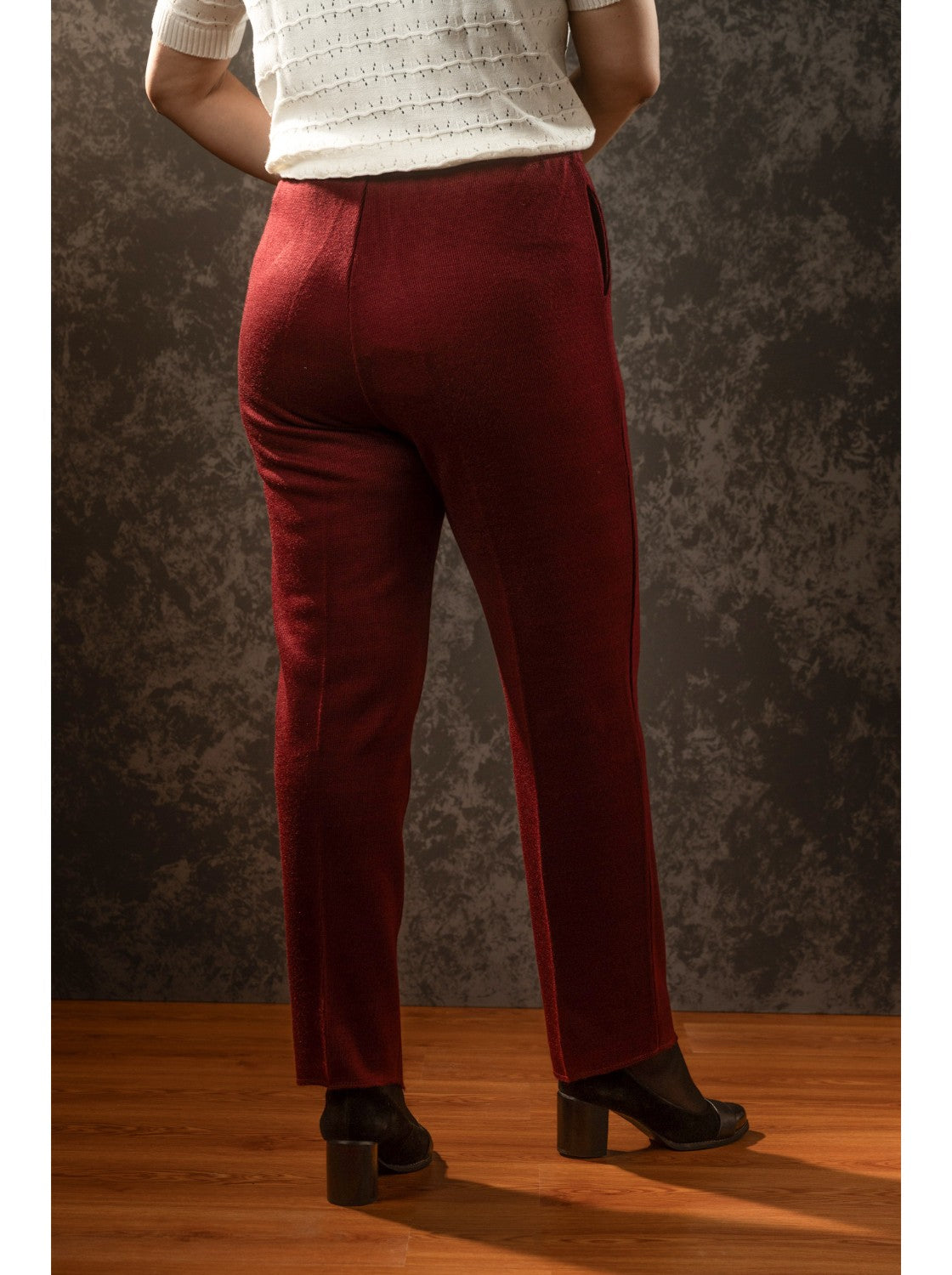 Pantalon para mujer Vinotinto. Casadiego