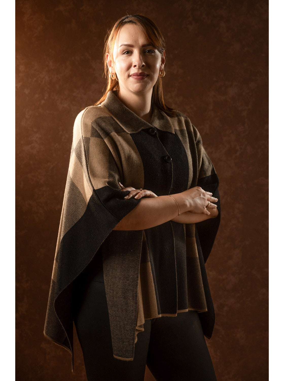 Ruana tejida. Ibiza Negro-Camel