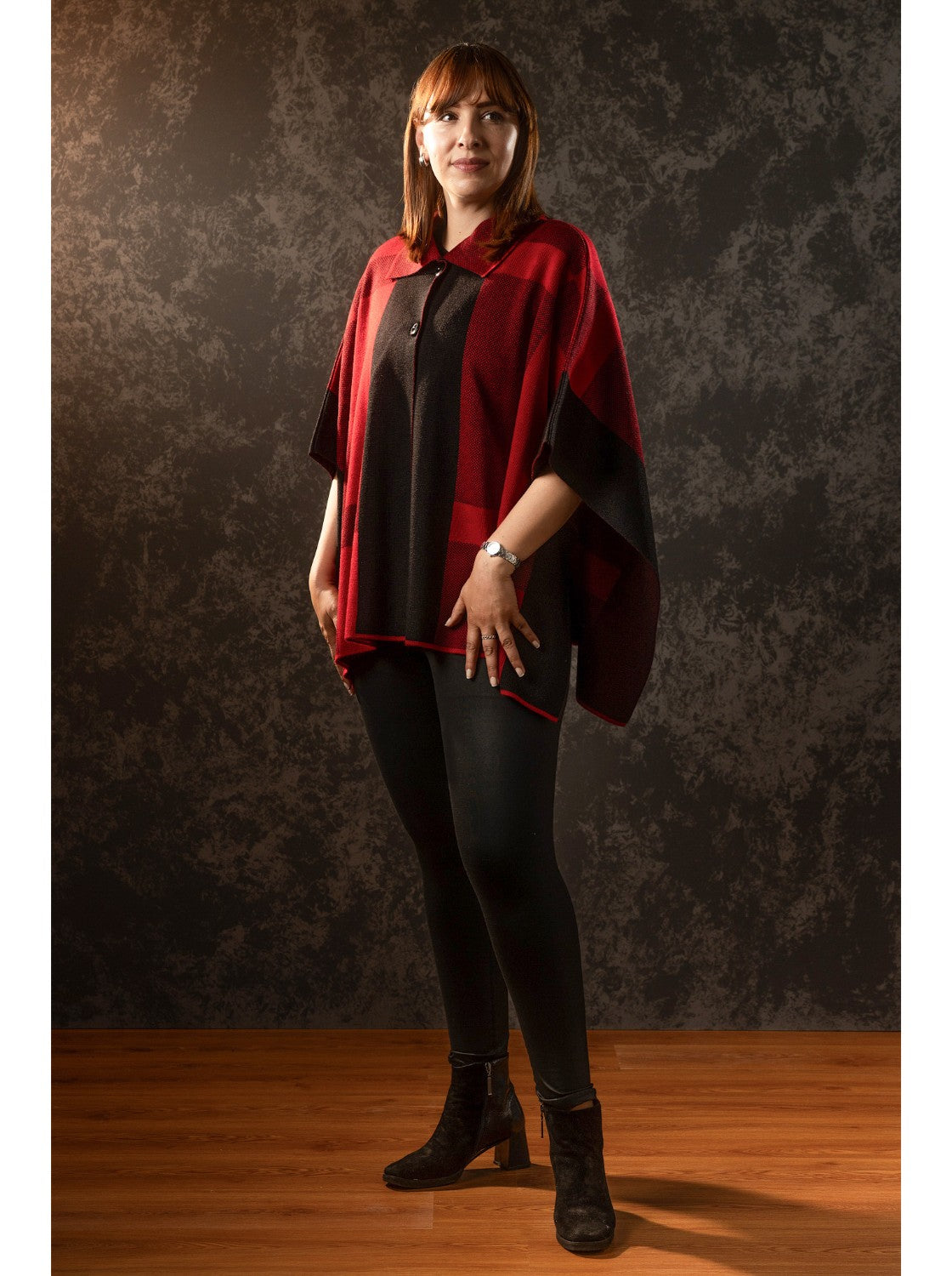 Ruana tejida. Ibiza Negro-Rojo