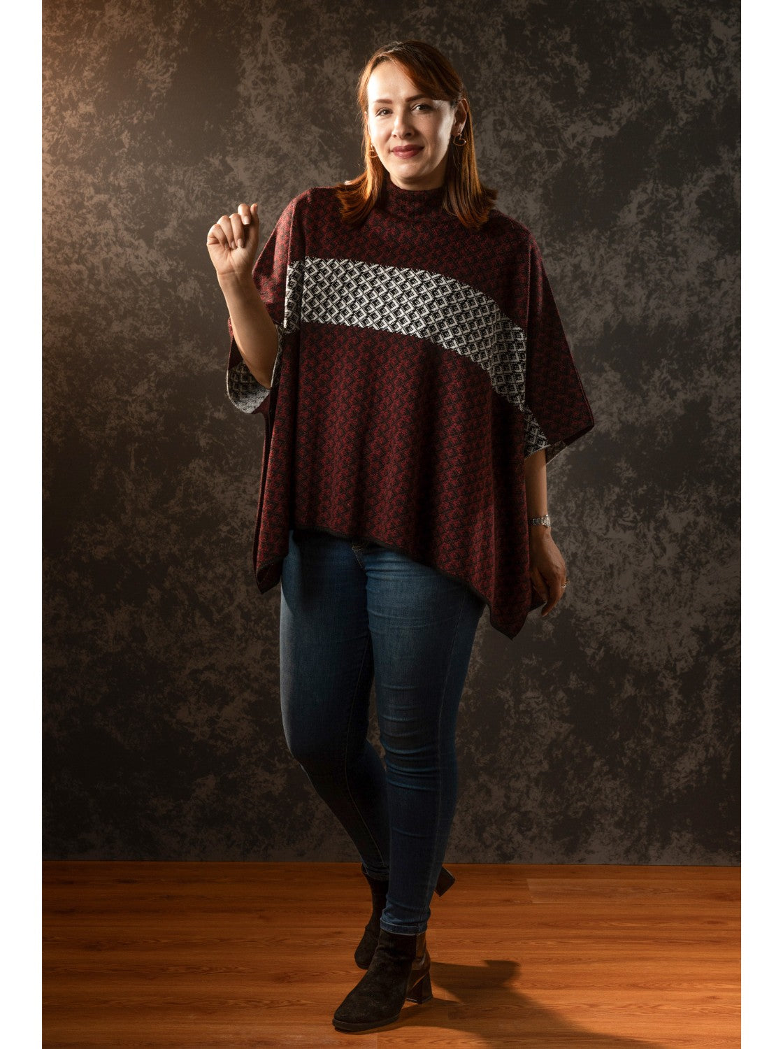 Ruana elegante. Kany Vinotinto-Negro