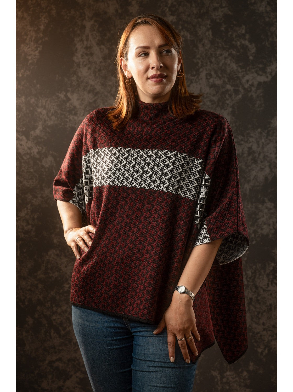 Ruana elegante. Kany Vinotinto-Negro