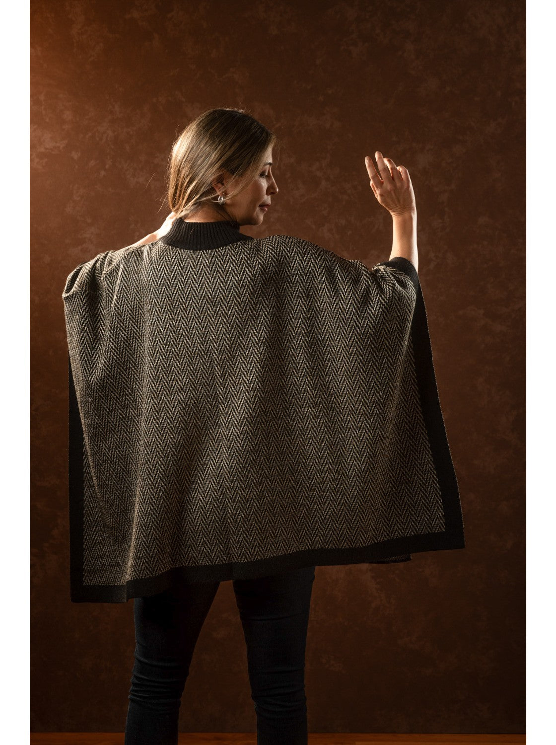 Ruana abierta para mujer. Mara Tigrillo