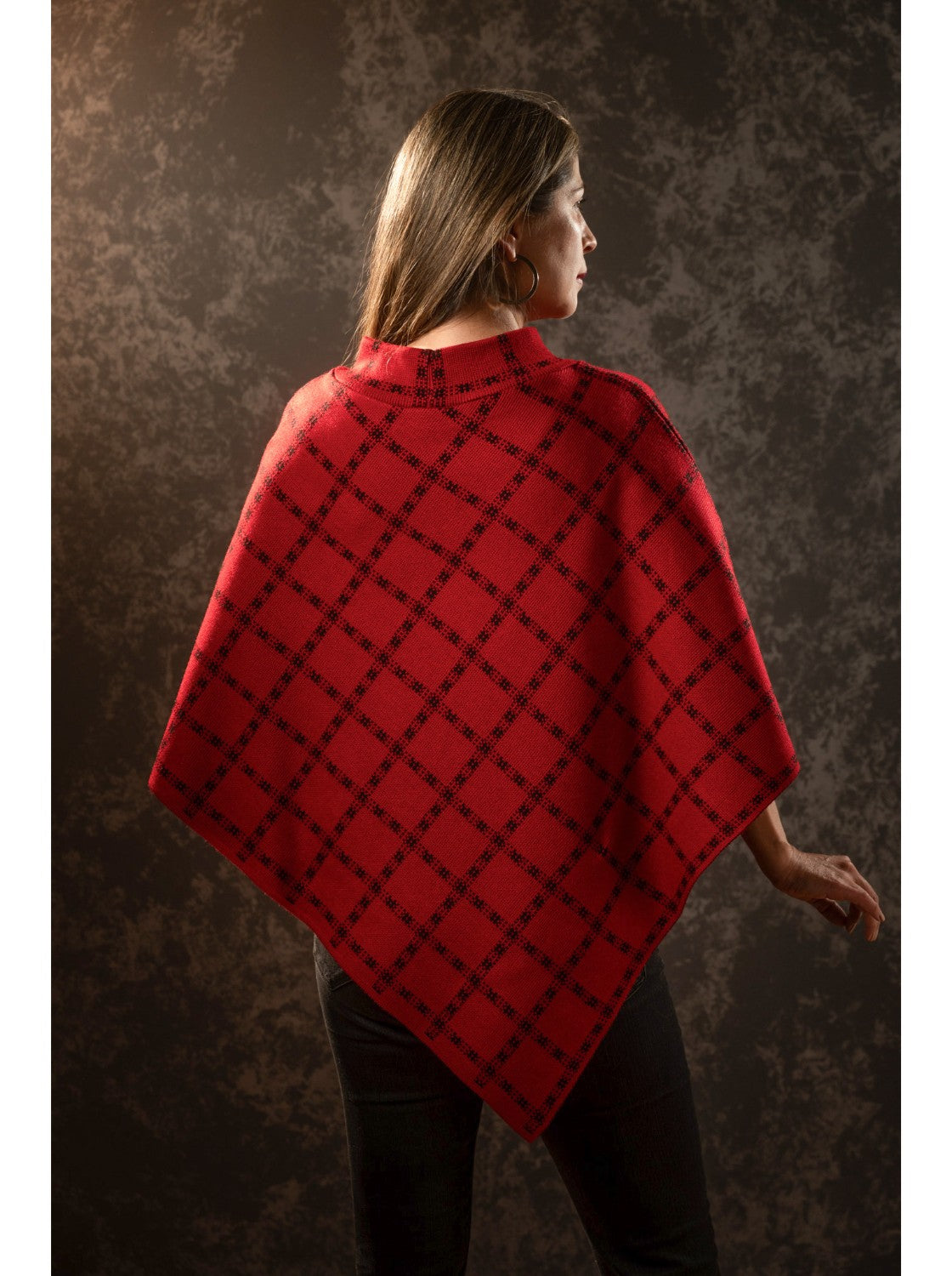 Ruana de moda para  mujer. Mayo Rojo-Negro