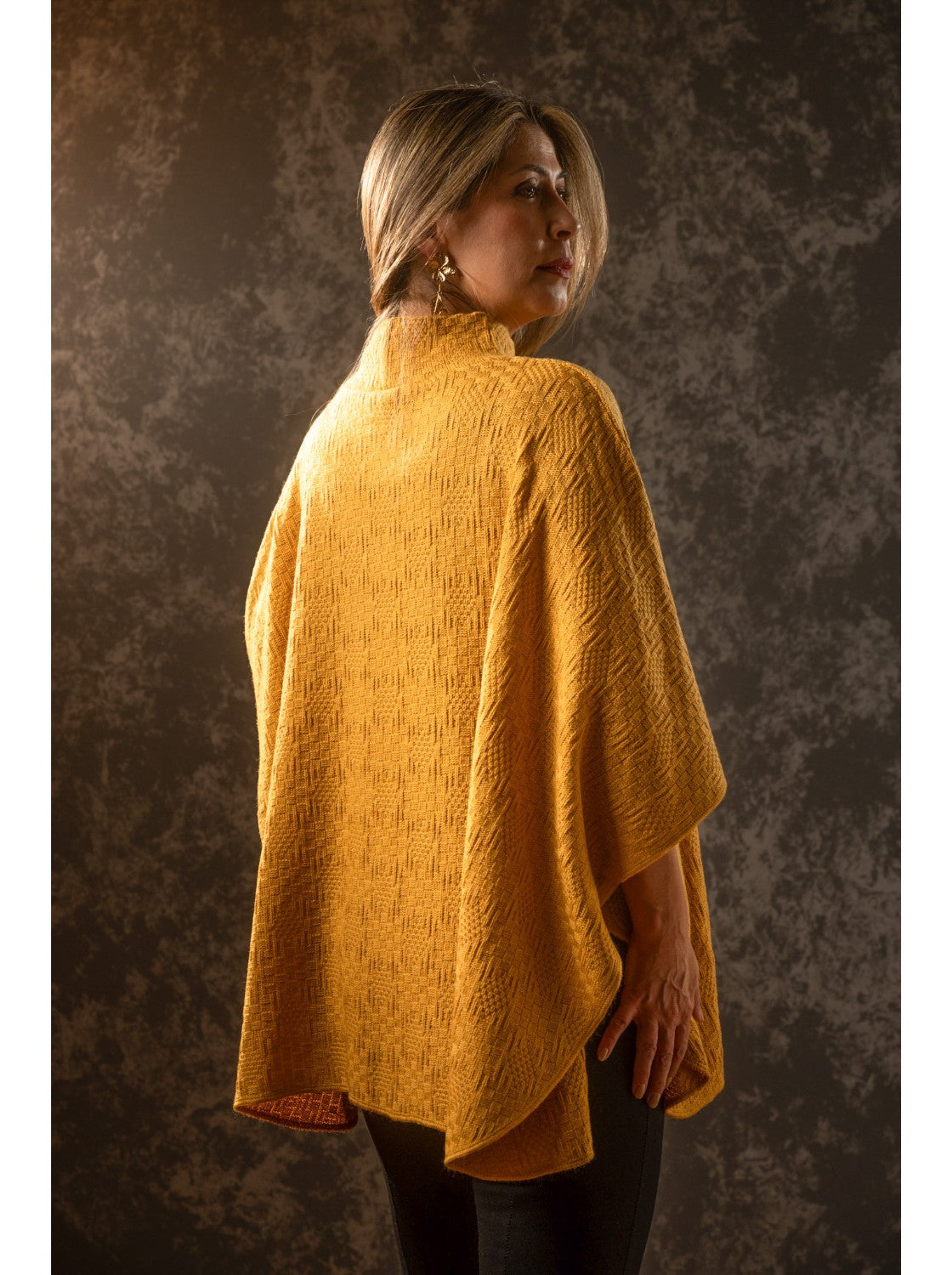 Ruana para mujer. Nevada Mostaza