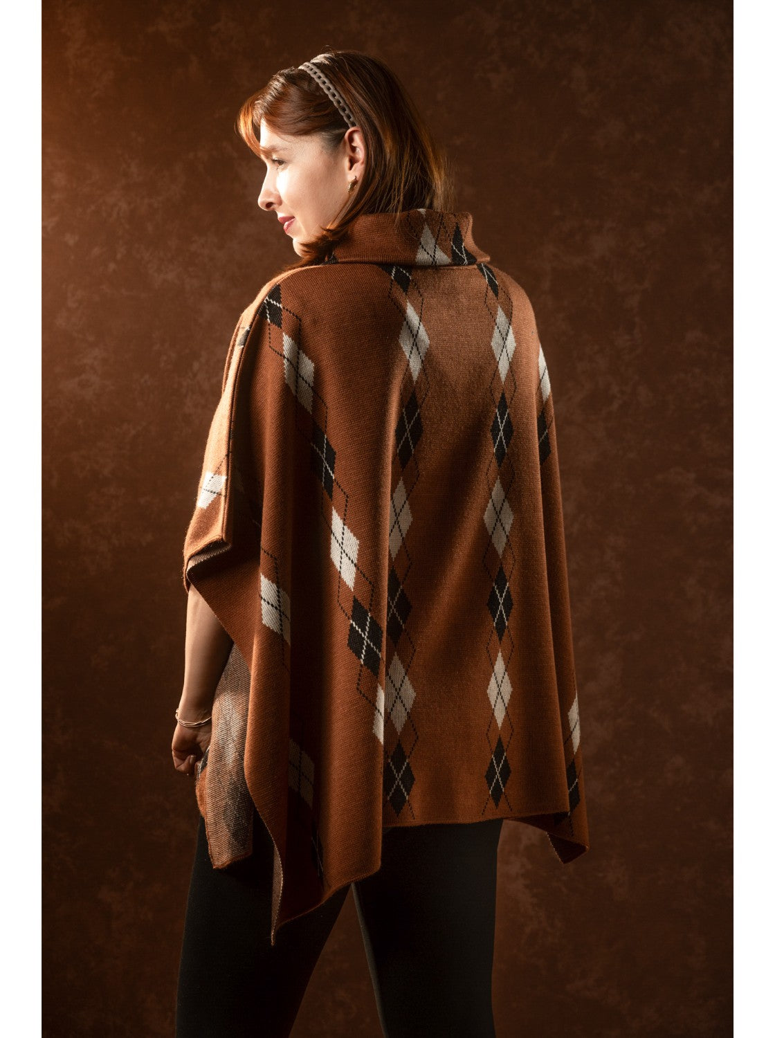 Ruana abierta. Rombos Miel-Habano-Negro