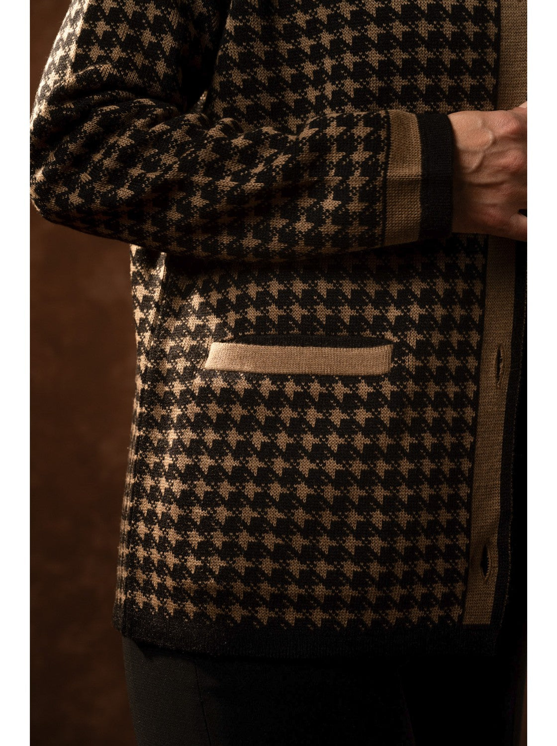 Saco cuello camisero mujer. Conchita Negro-Camel