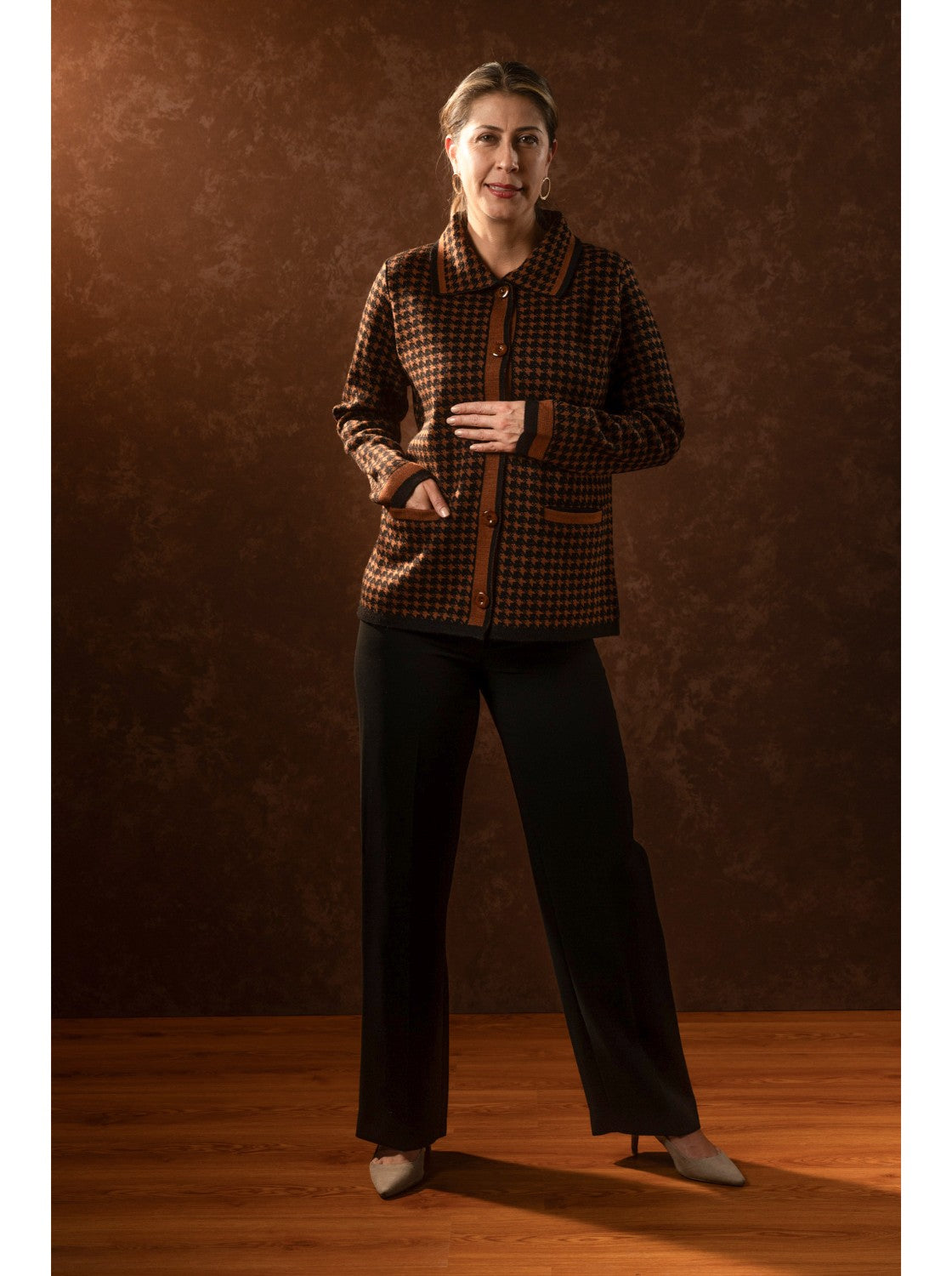 Saco cuello camisero mujer. Conchita Negro-Miel