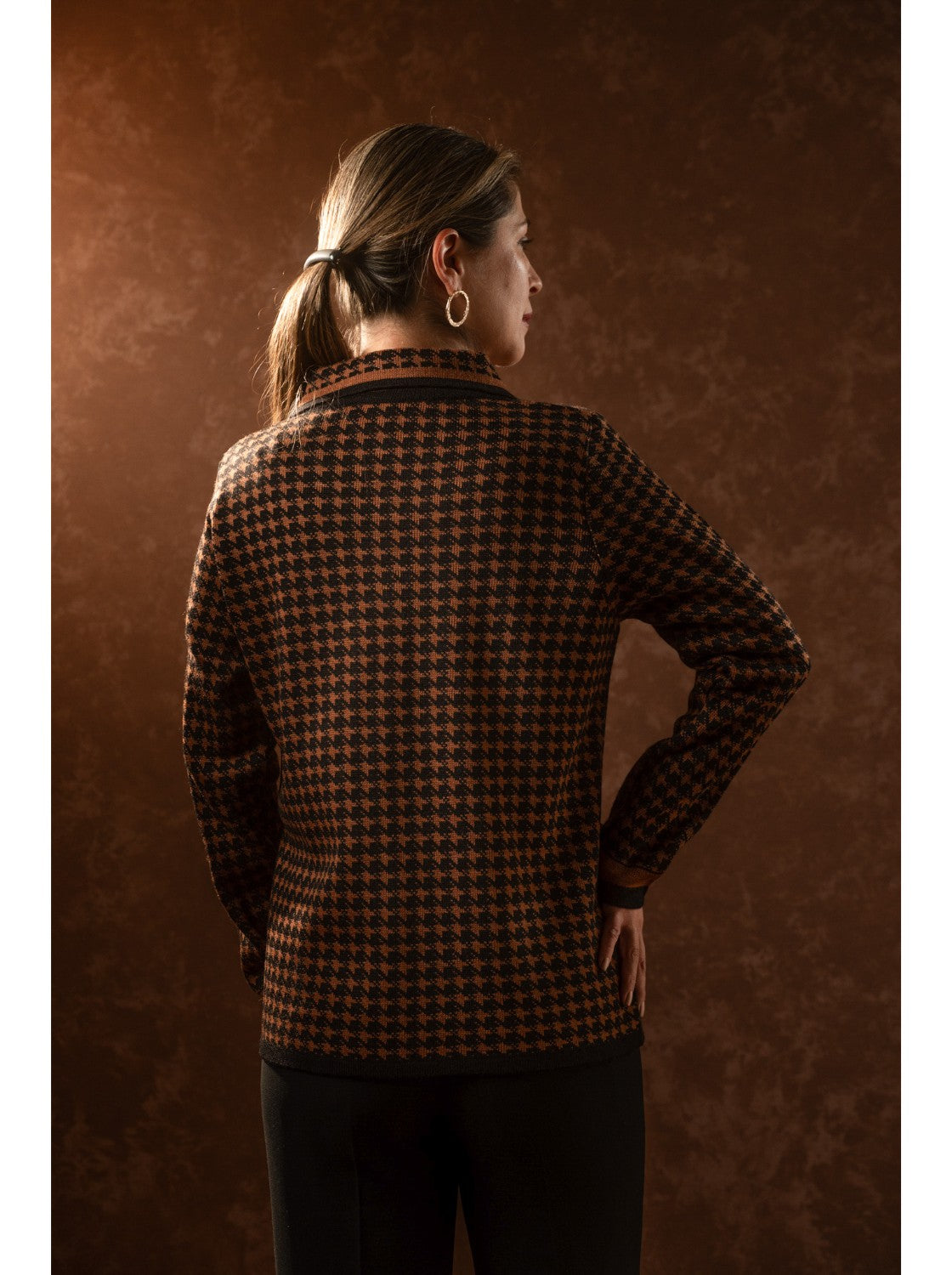 Saco cuello camisero mujer. Conchita Negro-Miel