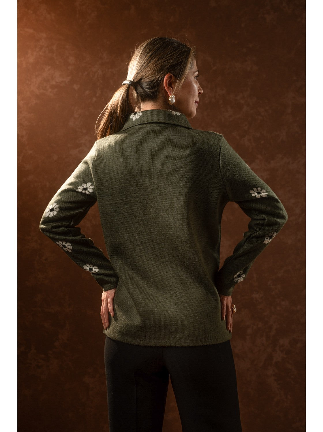 Sueter para dama. Mechitas Verde-Habano