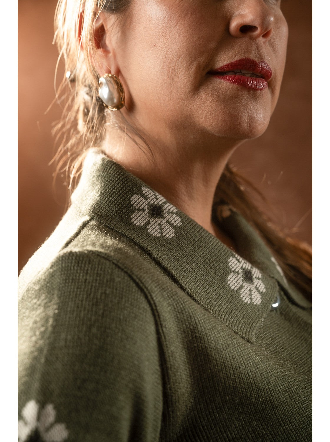 Sueter para dama. Mechitas Verde-Habano