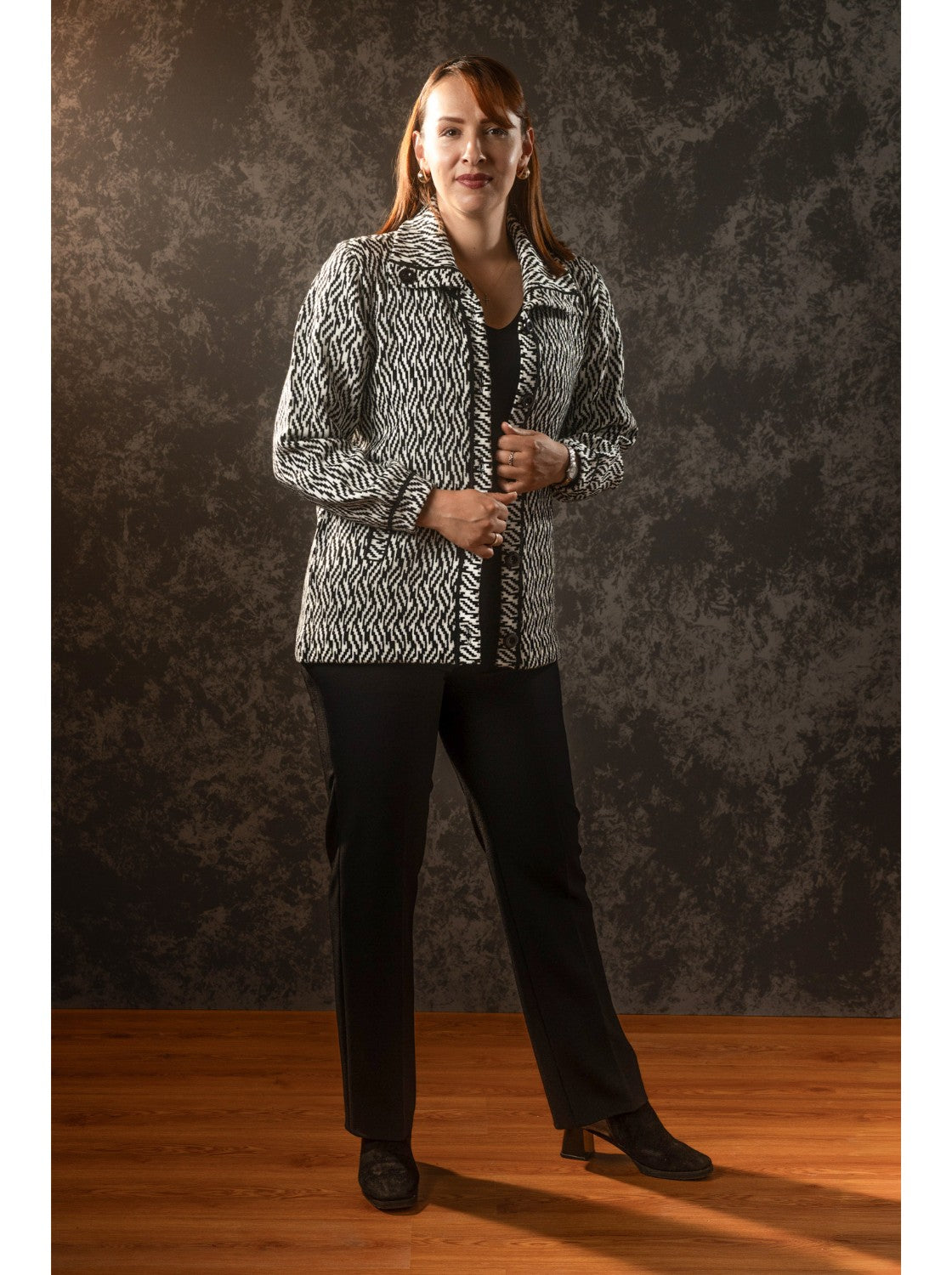 Sacon Cuello de Voltear - Sueter Elegante para Mujer. Blanco-Negro